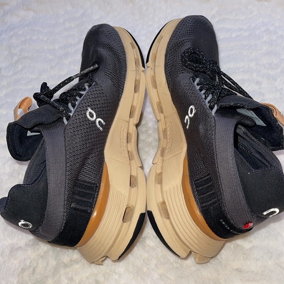 On Running - Picture 5 of 11